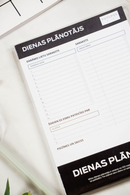 dienas plānošanas lapas - melns (100 lapas)