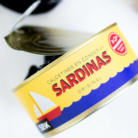 Calcetines en lata de sardinas (40-46 para hombres)