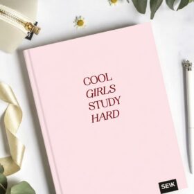 Tegude Kalender märkmik 26/27 cool girls study hard