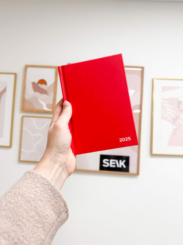Personalizovaný diár Happy Calendar s vlastným dizajnom a logom - Image 9