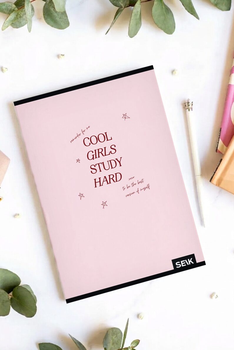 Čtverečkovaný zápisník A5 (36 listů) - cool girls study hard