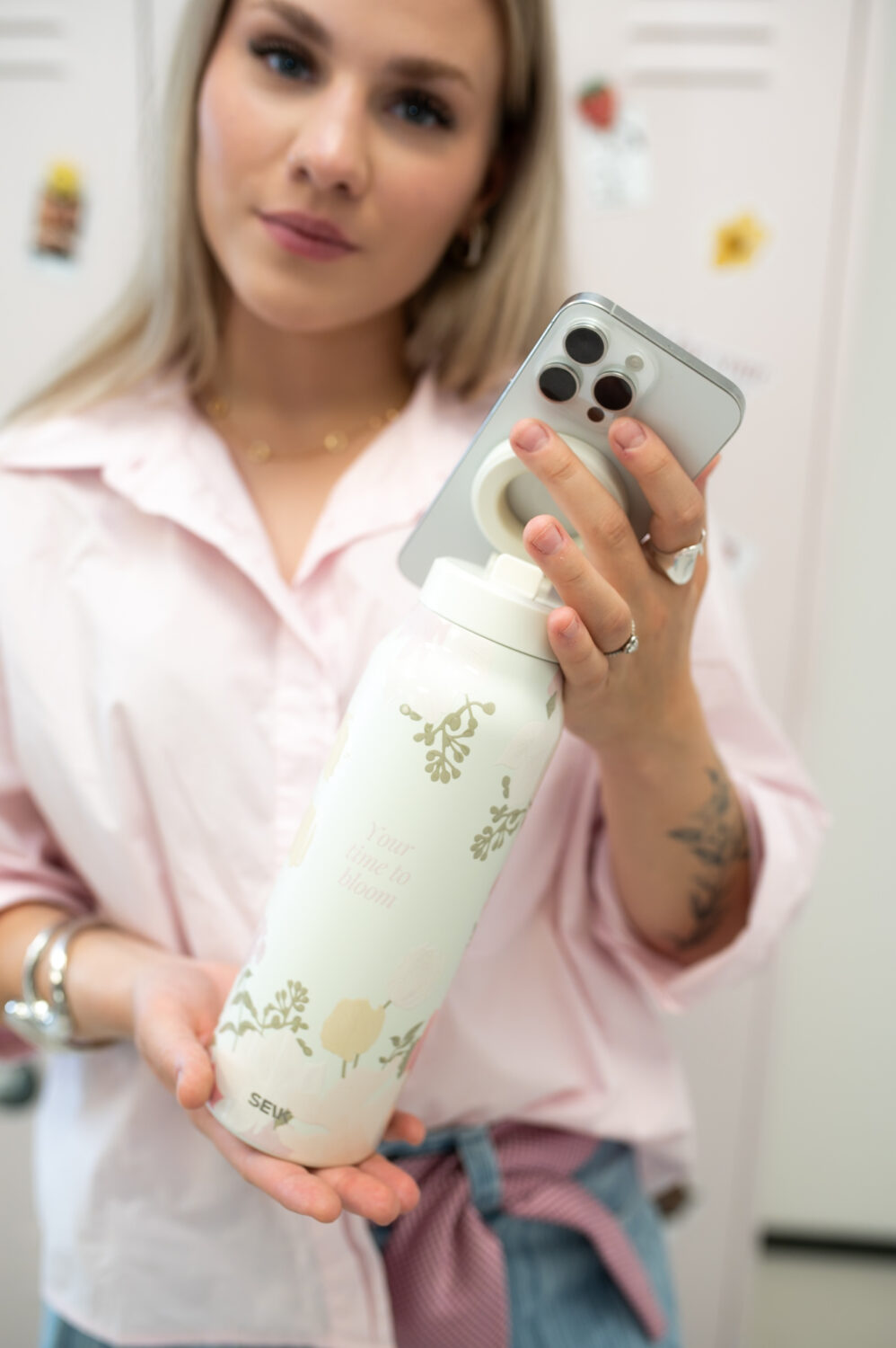 Duālās funkcijas (2-in-1) termopudele ar magnētisko tālruņa turētāju – Laiks uzplaukt (700ml) - Image 2