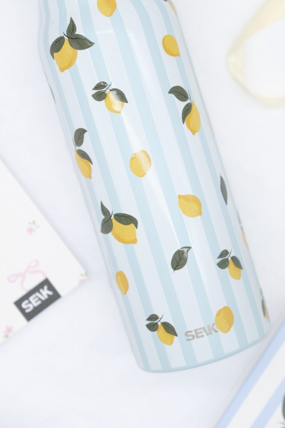 Duālās funkcijas (2-in-1) termopudele ar magnētisko tālruņa turētāju – Citroni (700ml) - Image 6